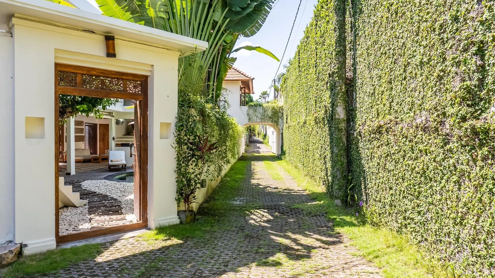 Villa Ku Tama By Villa Finder سمينياك إندونيسيا